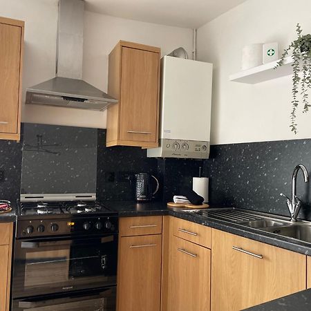 Flat 1 Apartment Lampeter Ngoại thất bức ảnh