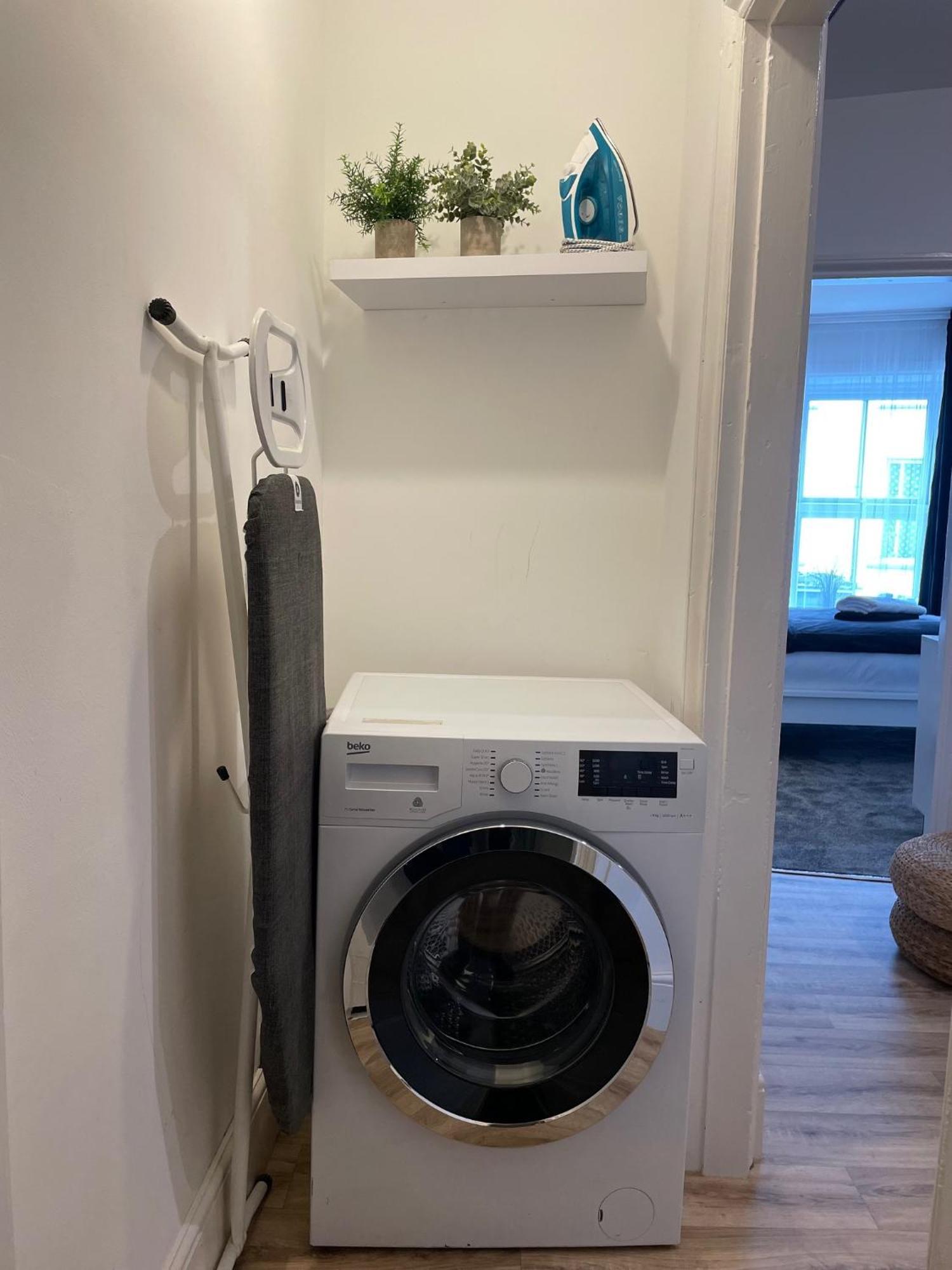 Flat 1 Apartment Lampeter Ngoại thất bức ảnh