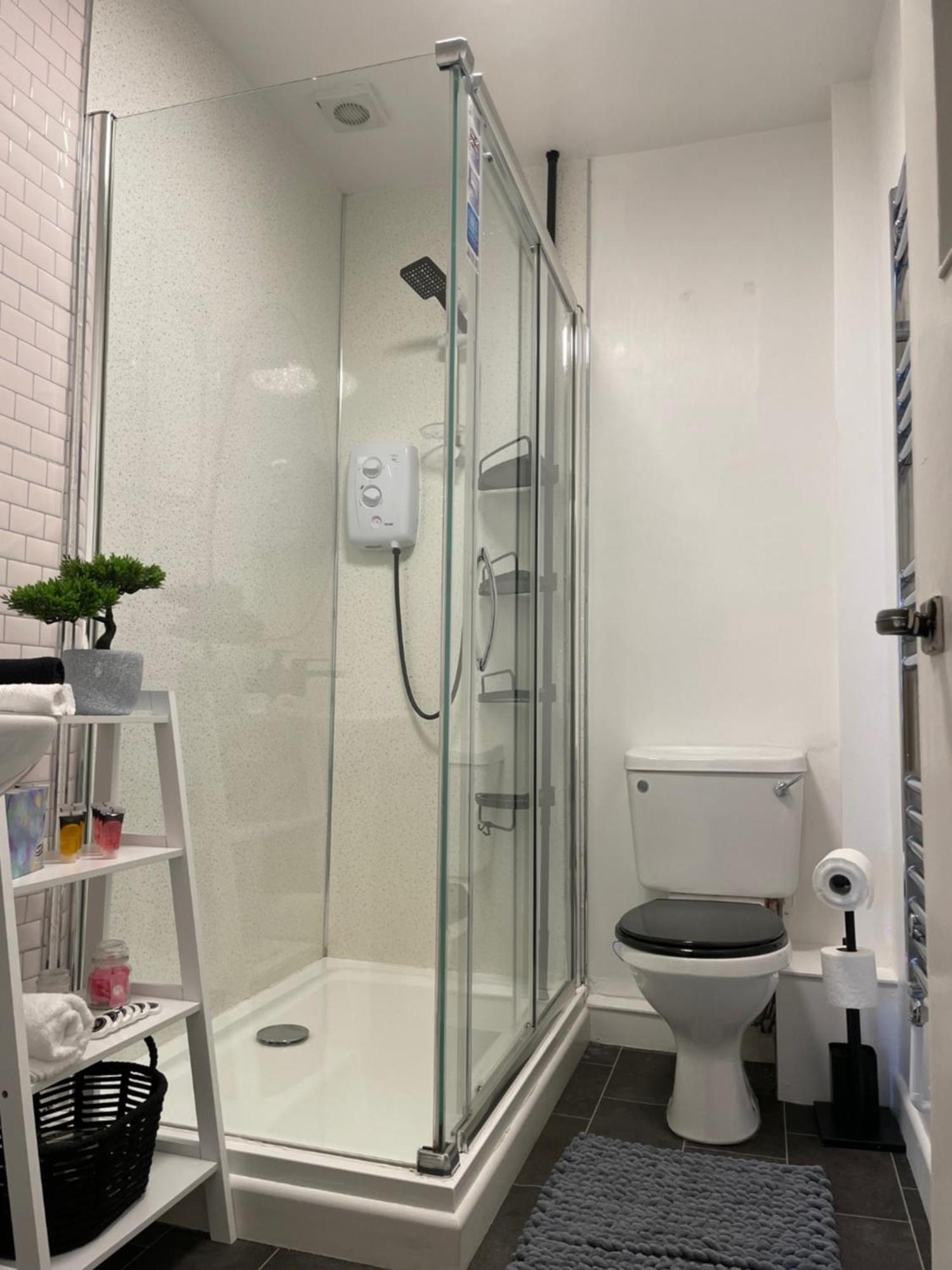 Flat 1 Apartment Lampeter Ngoại thất bức ảnh