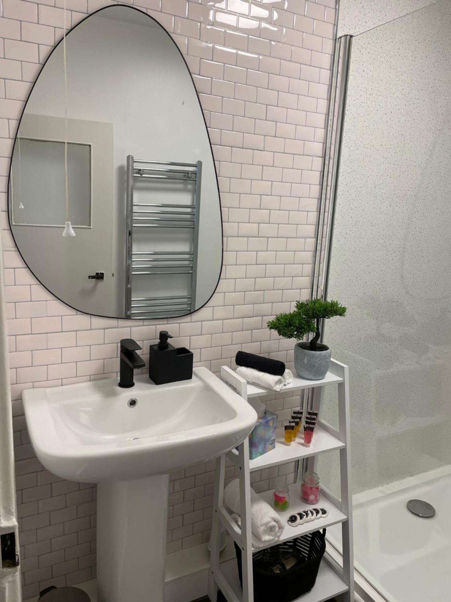 Flat 1 Apartment Lampeter Ngoại thất bức ảnh