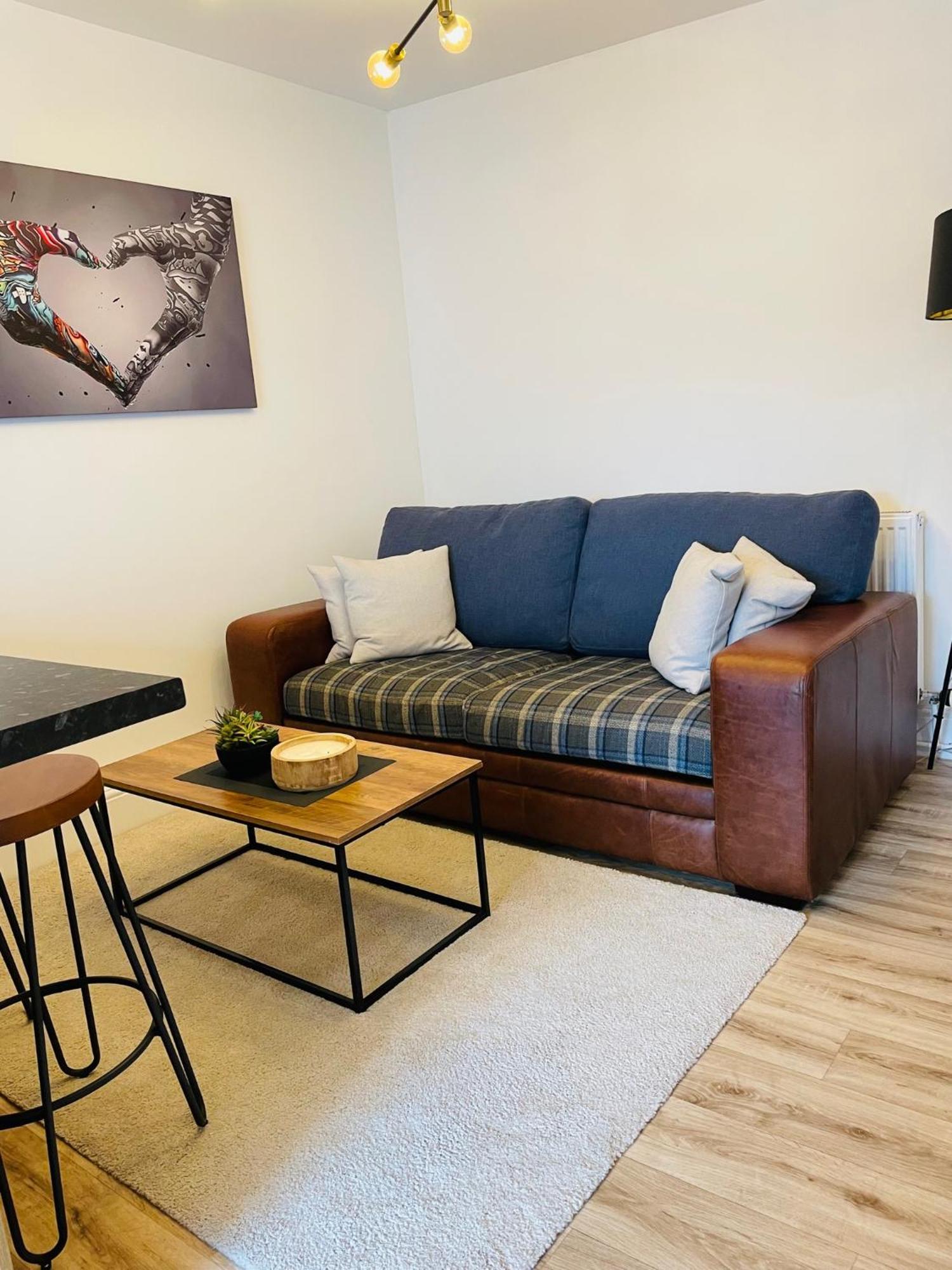 Flat 1 Apartment Lampeter Ngoại thất bức ảnh